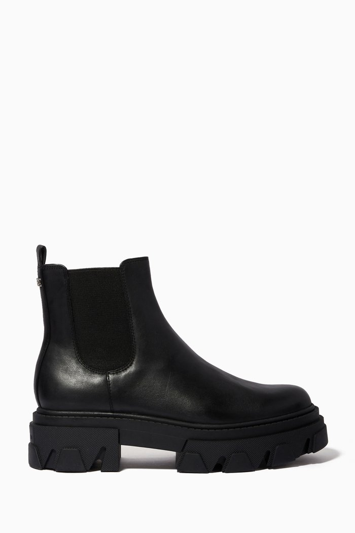 

Daelyn Chunky Sole Boots in Leather, Black