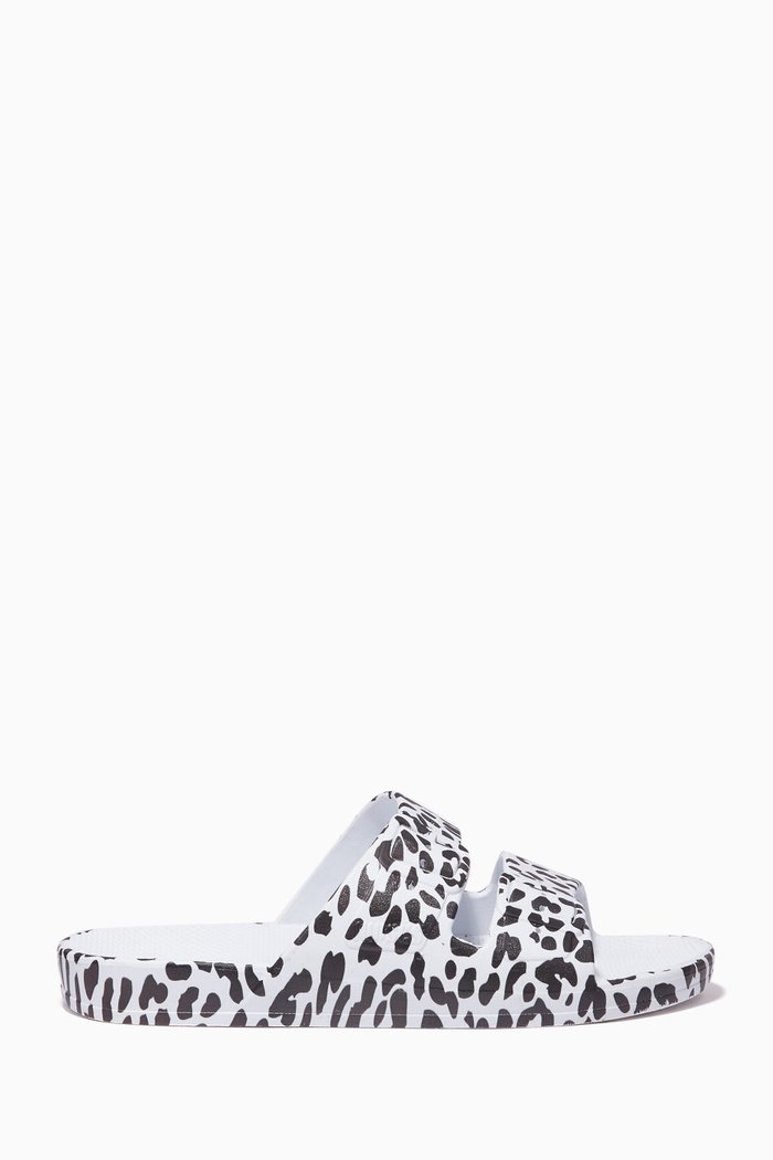 

Leo White Slide Sandals in Sustainable PCU