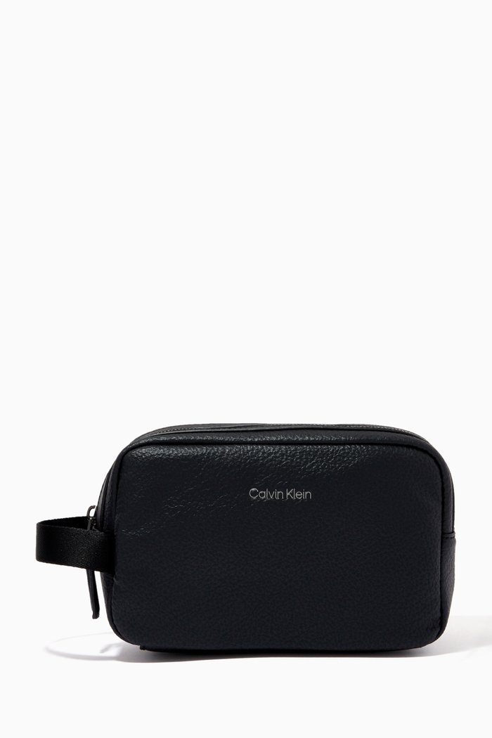 

Warmth Wash Bag in Faux Leather, Black