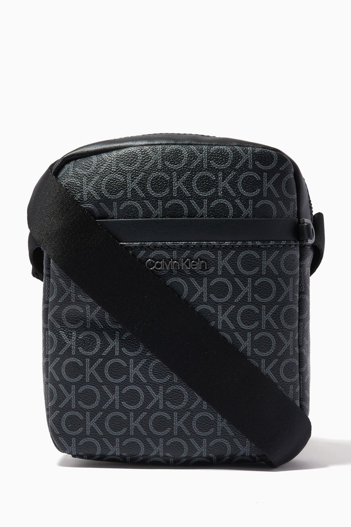 

Warmth Reporter Bag in Faux Leather, Black