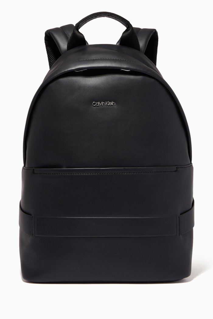 

Round Backpack in Faux Leather, Black