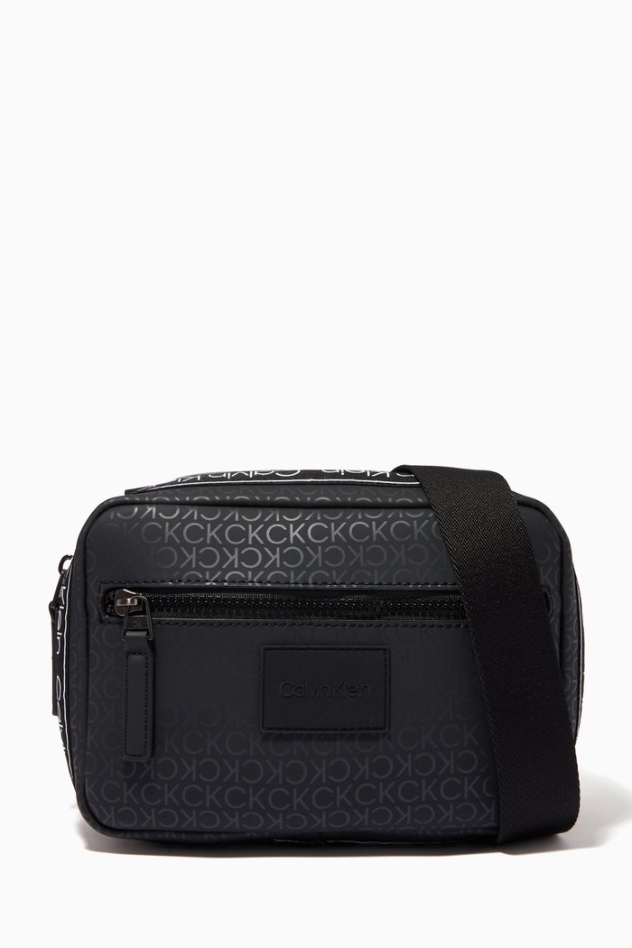 

Expandable Recycled Crossbody Bag, Black