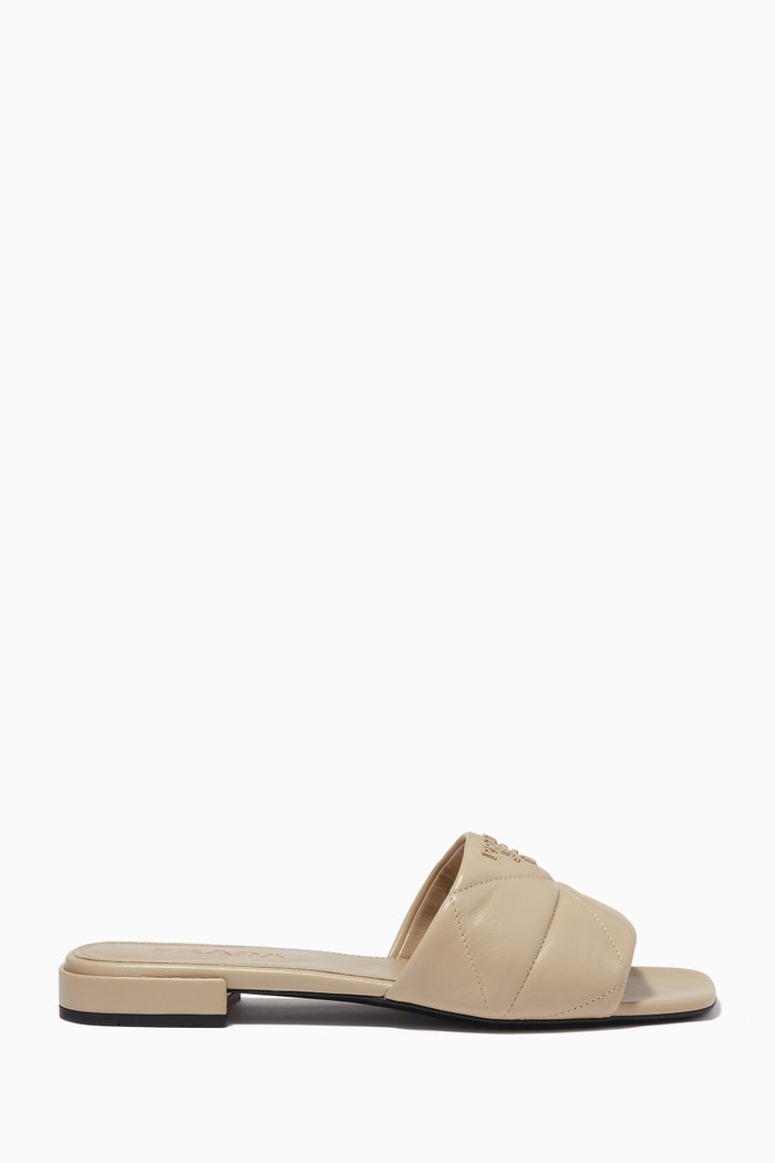 

Logo Slides in Quilted Nappa, Neutral