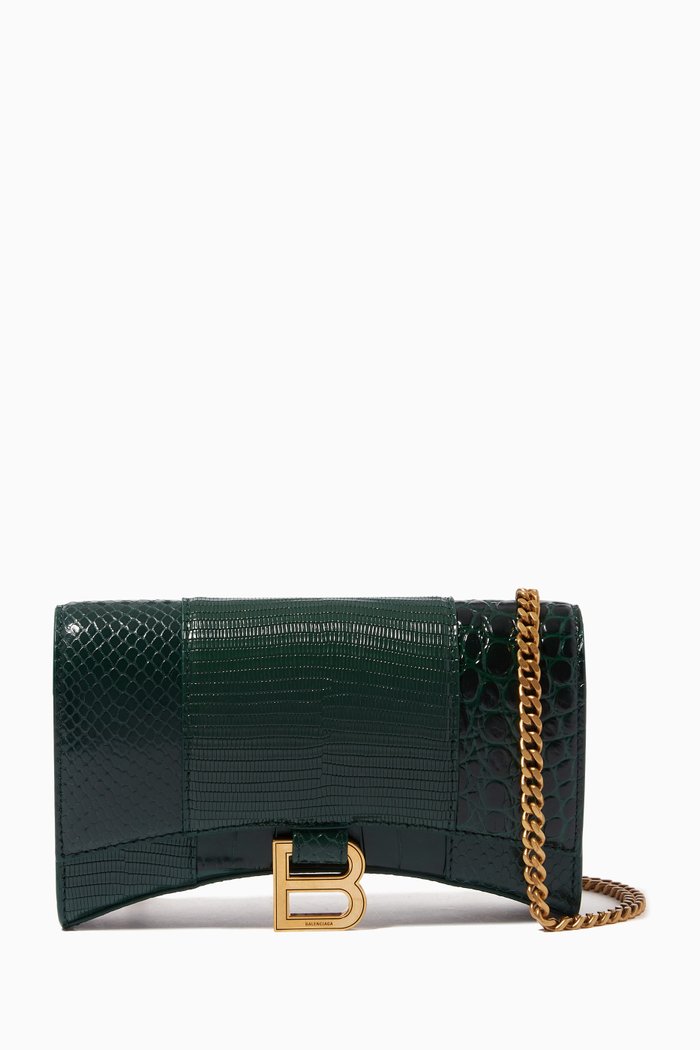 

Hourglass Wallet on Chain in Shiny Embossed Calfskin, Green