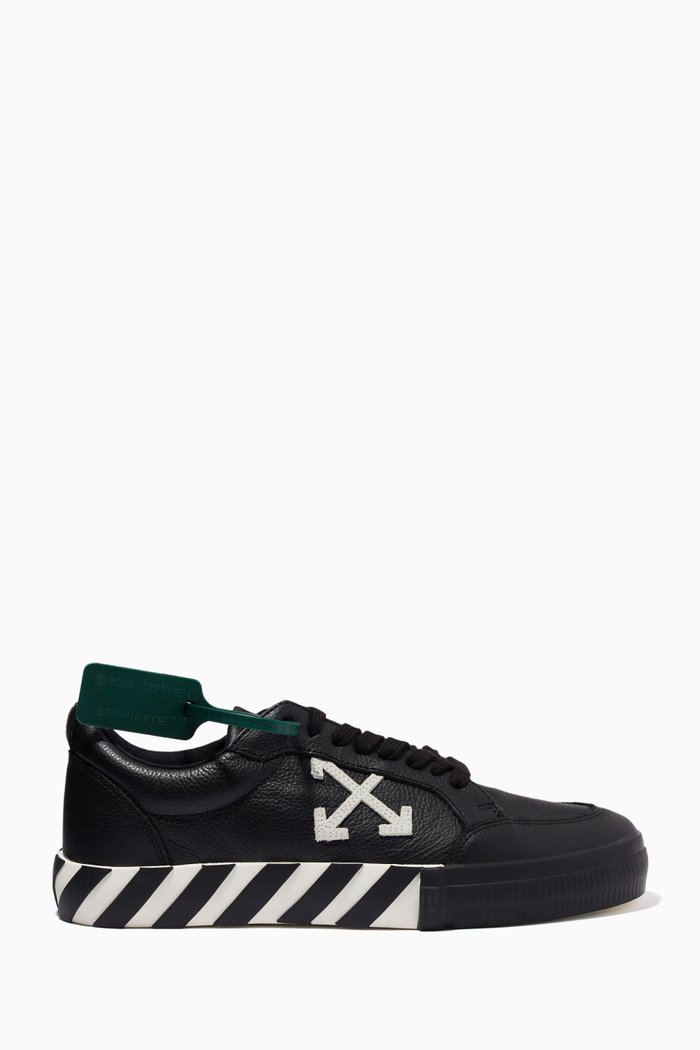 

Low Vulcanized Sneakers in Calf Leather, Black