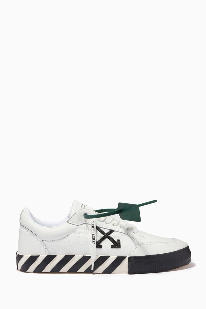 

Low Vulcanized Sneakers in Calf Leather, White