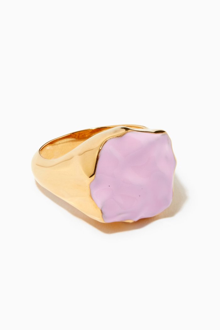 

Feminine Waves Signet Ring in 18kt Gold Plated Brass, Pink