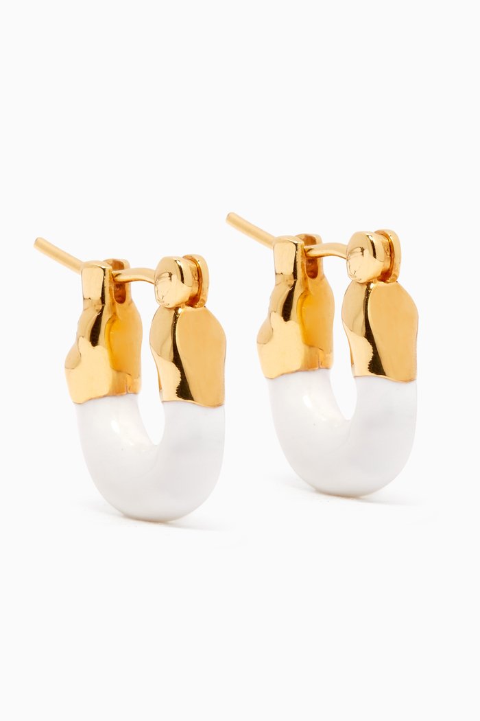 

Feminine Waves Mini Hoop Earrings in 18kt Gold-plated Brass, White
