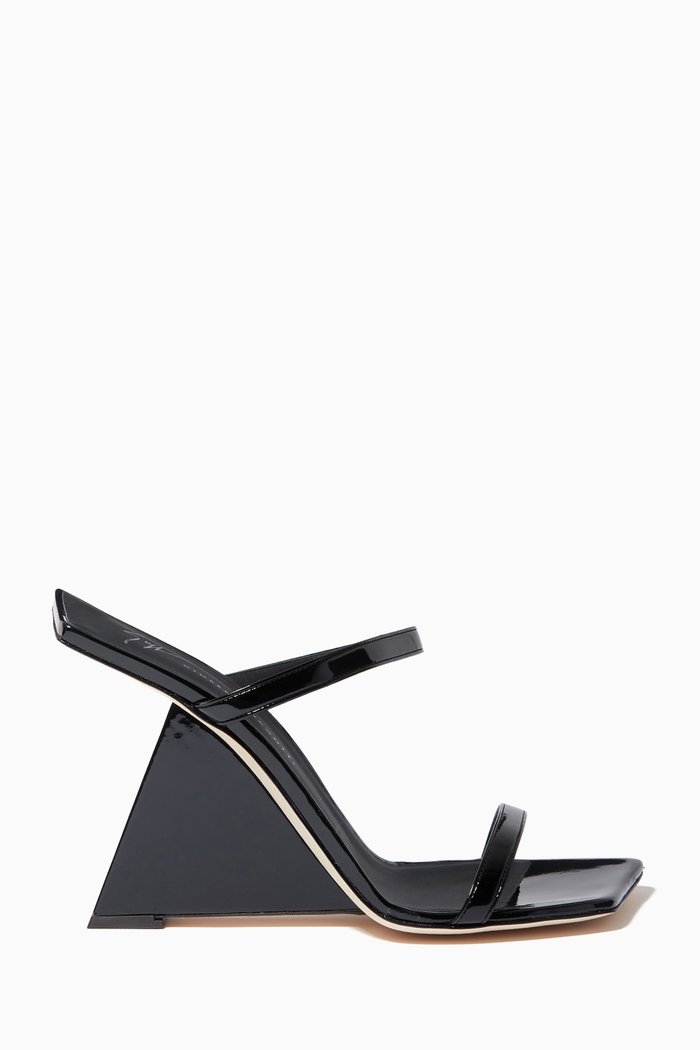 

Lilii Borea Sandals in Patent Leather, Black