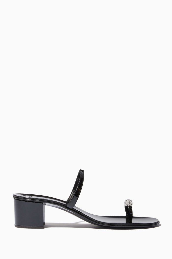 

Ring Sandals in Patent Leather, Black
