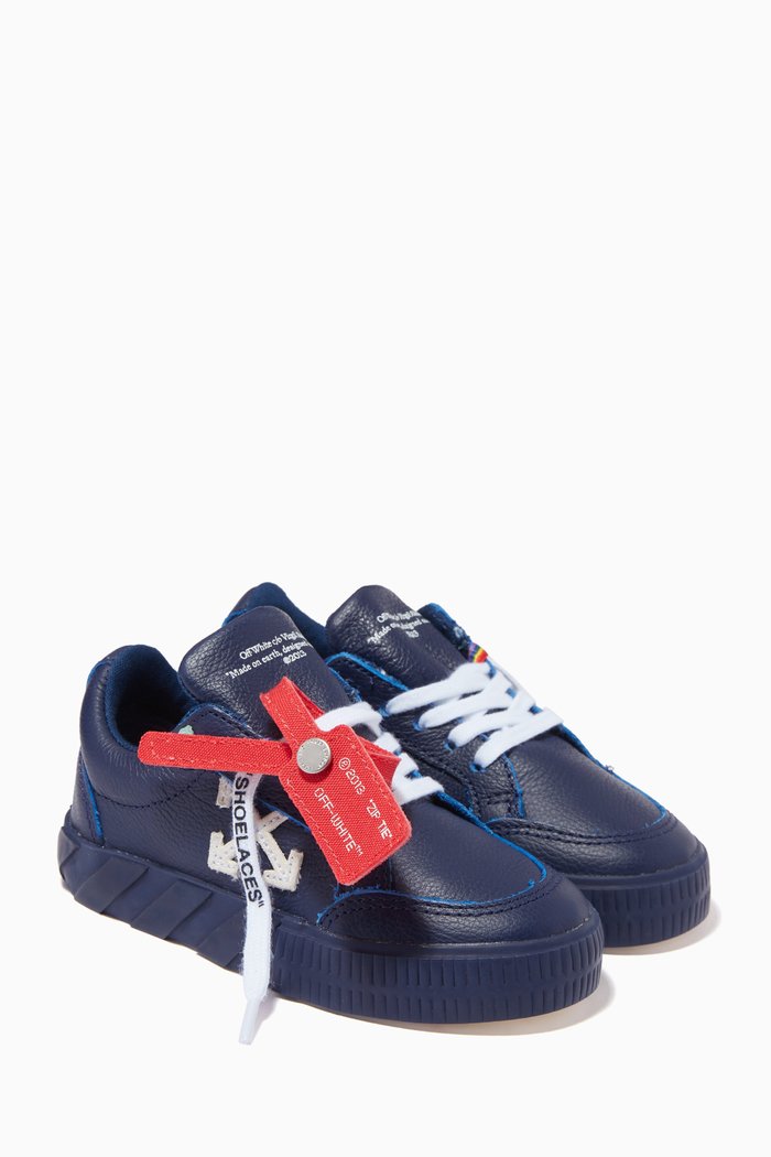 

Low Vulcanized Sneakers in Leather, Blue