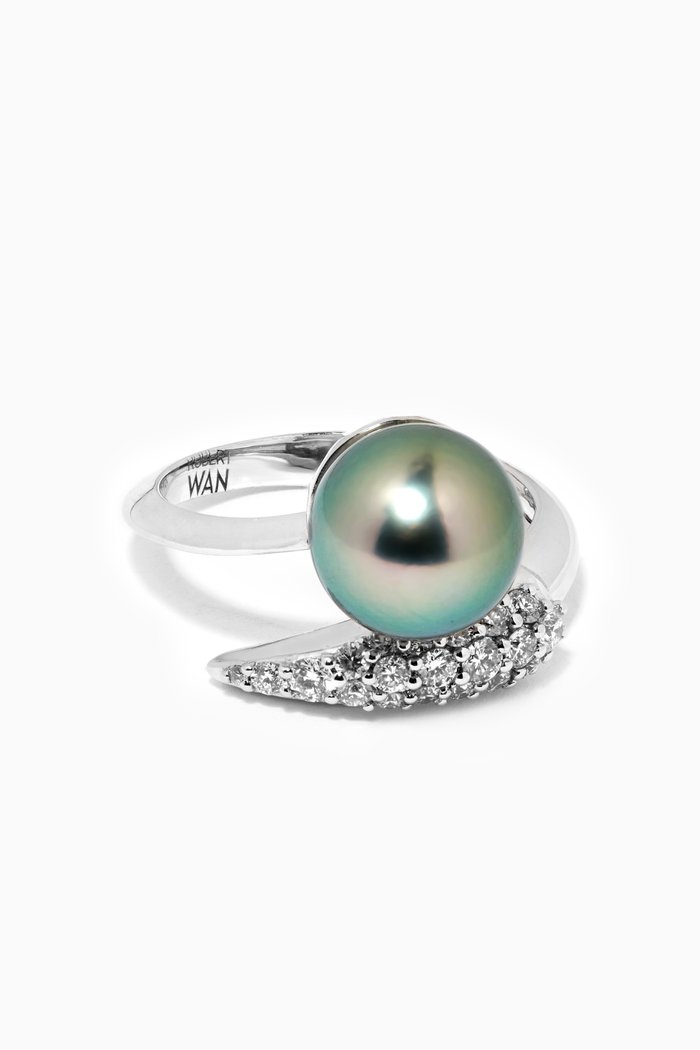 

La Plume Pearl Ring with Diamonds in 18kt White Gold, Silver