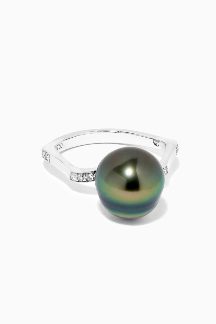 

Contour Pearl Ring with Diamonds in 18kt White Gold, Silver