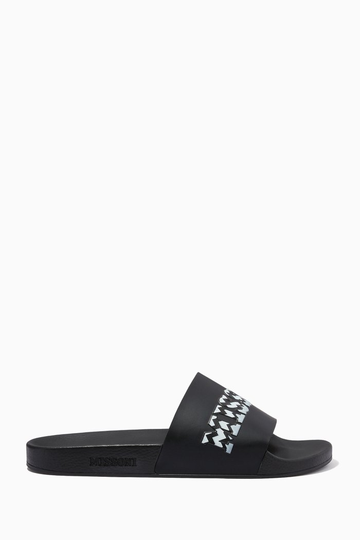 

Logo Slides in Rubber, Black