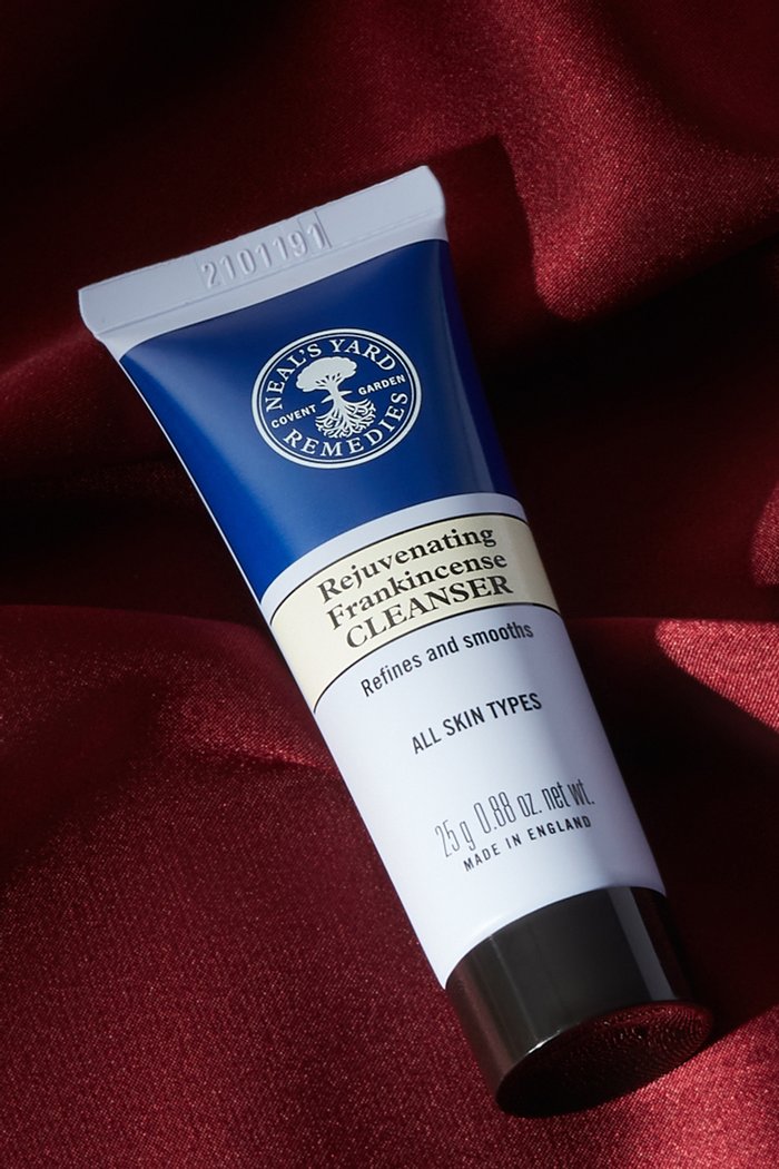 

Rejuvenating Frankincense Cleanser, 25g, Multicolour
