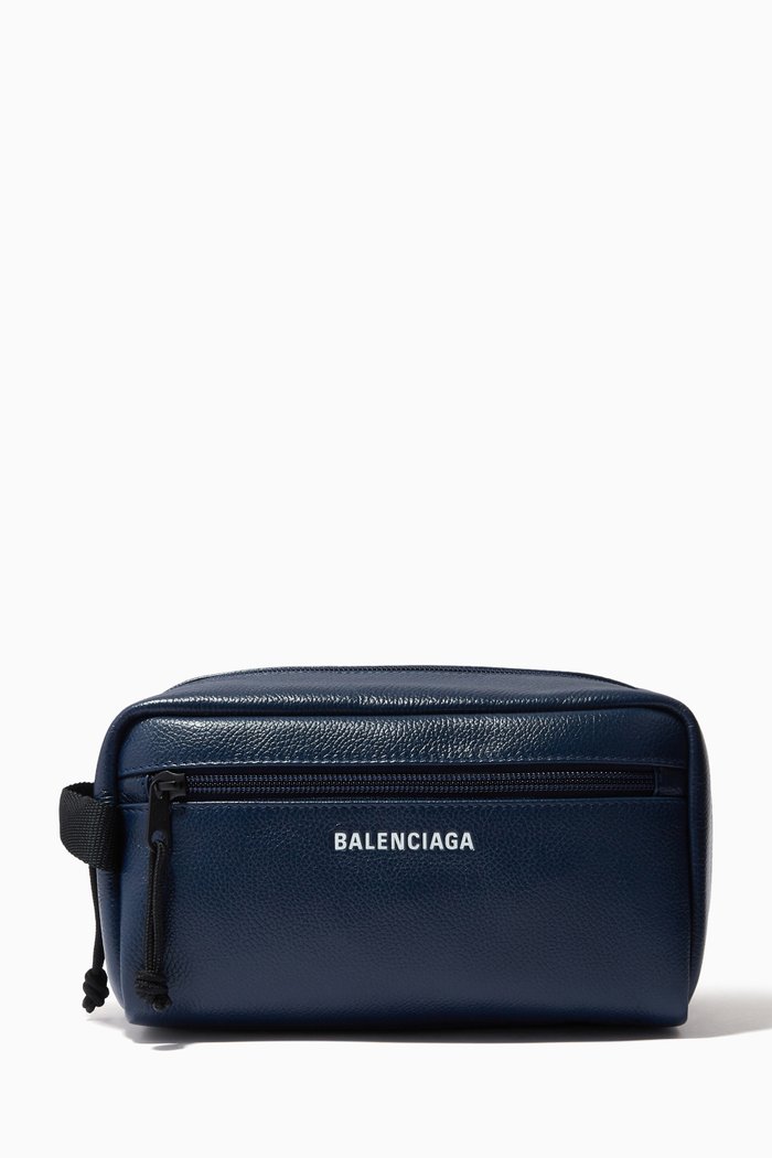 

Explorer Toiletry Pouch in Leather, Blue