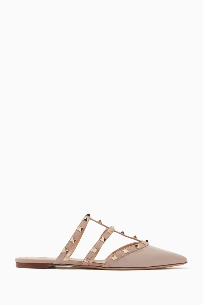 

Rockstud Flat Mules in Patent Leather, Neutral