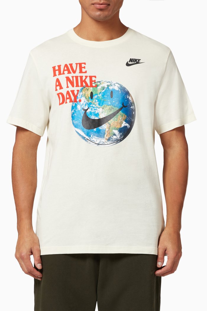 

Sportswear Essential+ Statement T-shirt in Jersey, White