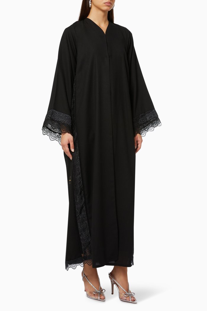 

Lace Abaya in Crepe, Black