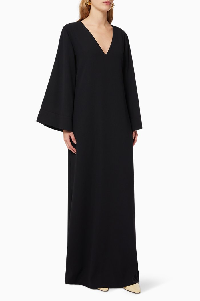 Vinzelle Gown in Crepe, Black