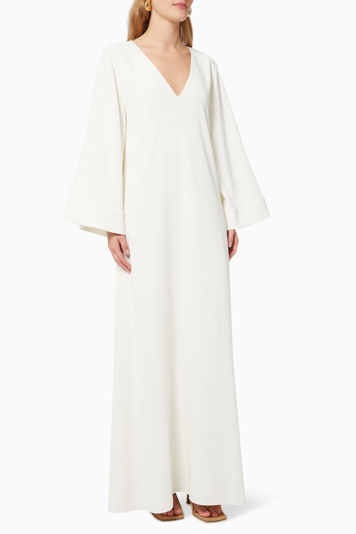 

Vinzelle Gown in Crepe, White