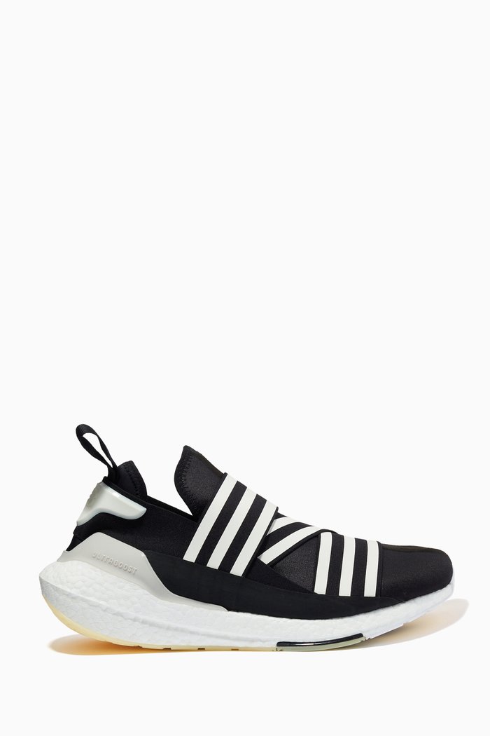 

Y-3 Ultraboost 22 Sneakers in Primeknit Textile, Black