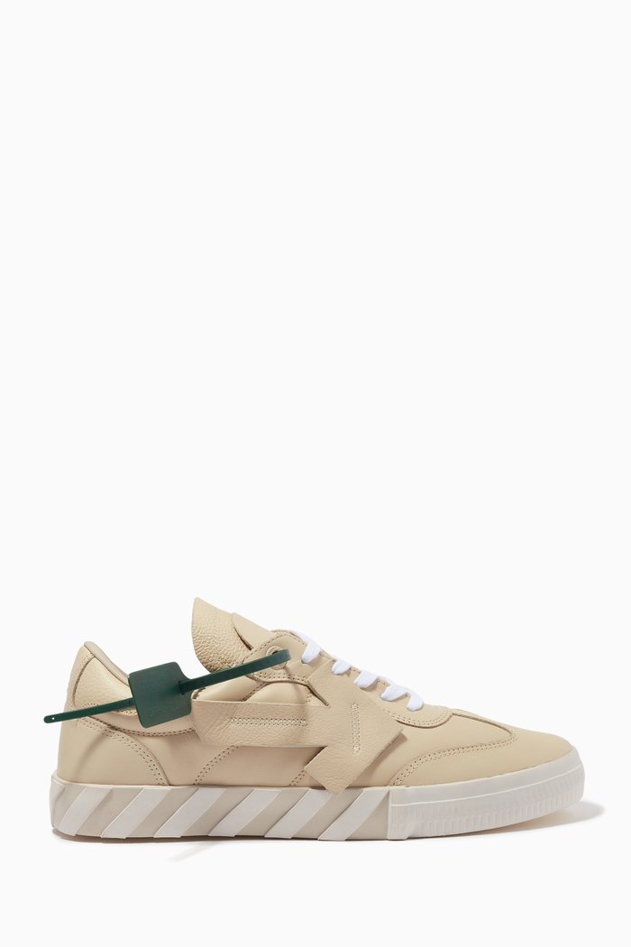 

Low Vulcanized Sneakers in Leather, Neutral