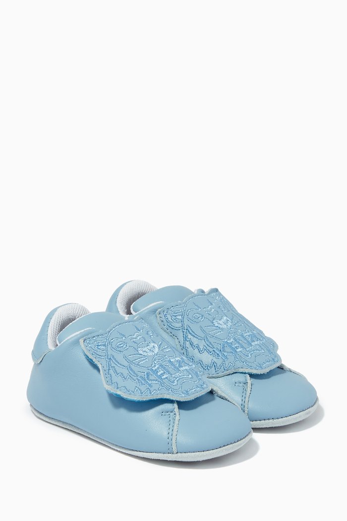 

Logo Soft Sole Shoes in Leather, Blue