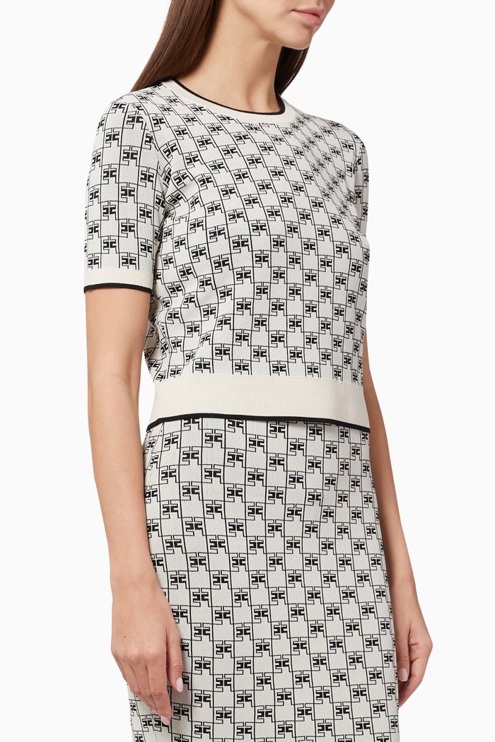 

Short Sleeved Top in Knit, Neutral