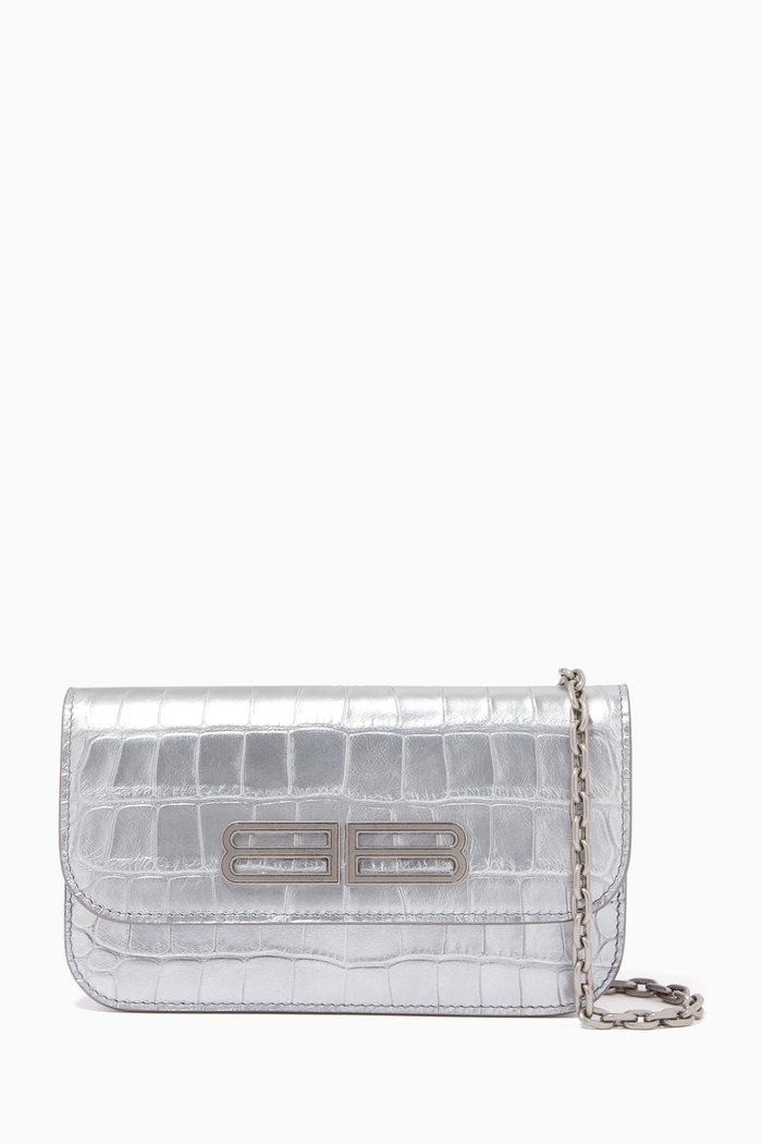 

Gossip Wallet on Chain in Croc-embossed Leather, Silver