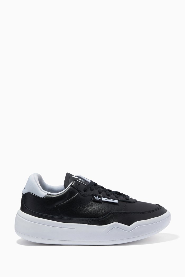 Her Court Low Top Sneakers in Leather, Black