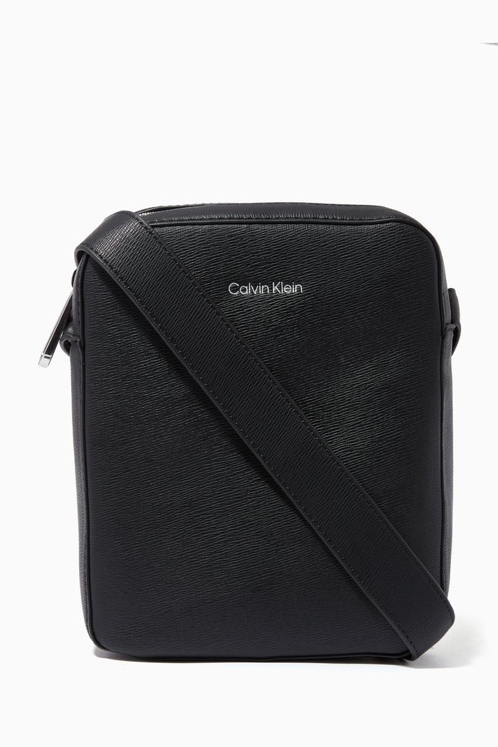 

Minimalism Reporter Bag in Faux Leather, Black