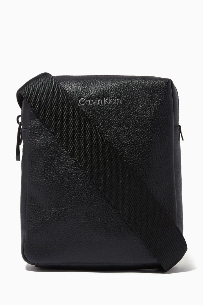 

Crossbody Bag in Recycled Faux Leather, Black
