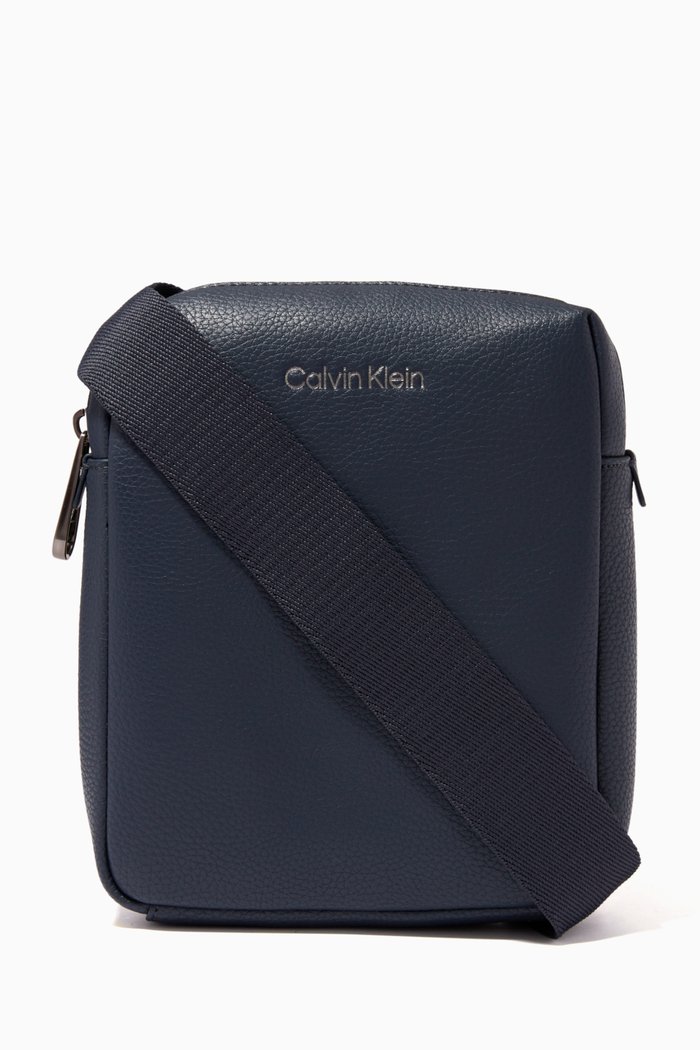 

Crossbody Reporter Bag in Recycled Polyester & PU, Blue