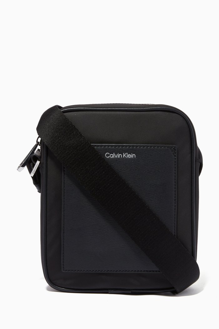 

Crossbody Bag in Recycled Faux Leather, Black