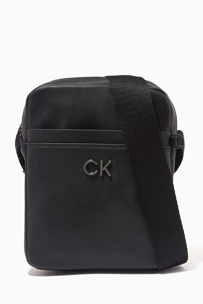 Messenger Bag in Recycled Faux Leather, Black