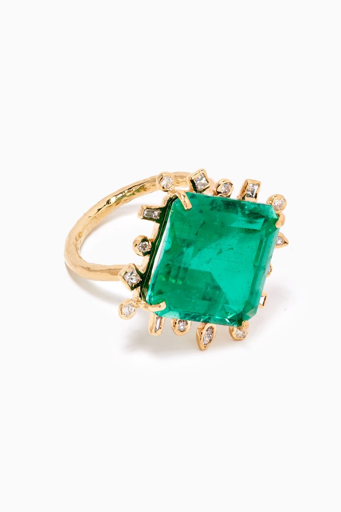 

Emerald Statement Ring with Diamonds in 18kt Yellow Gold