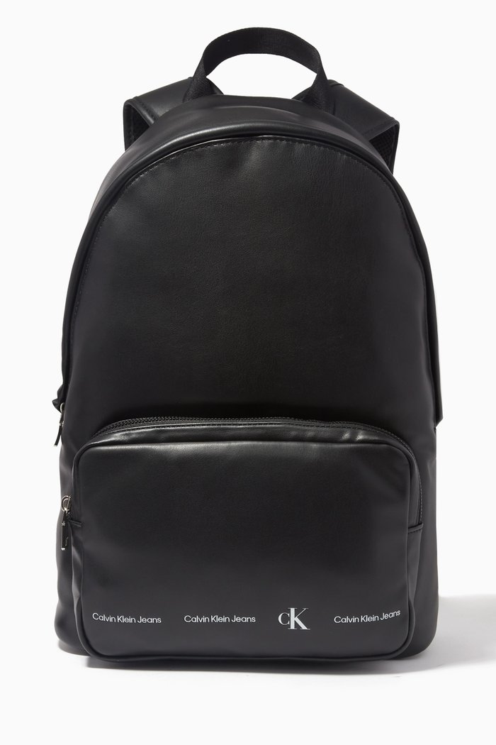 

Round Backpack in Faux Leather, Black