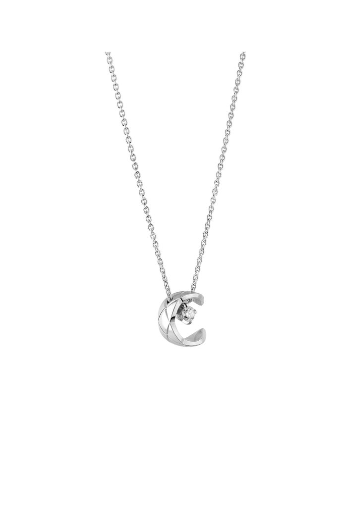 

Quilted motif, 18K white gold, diamonds
