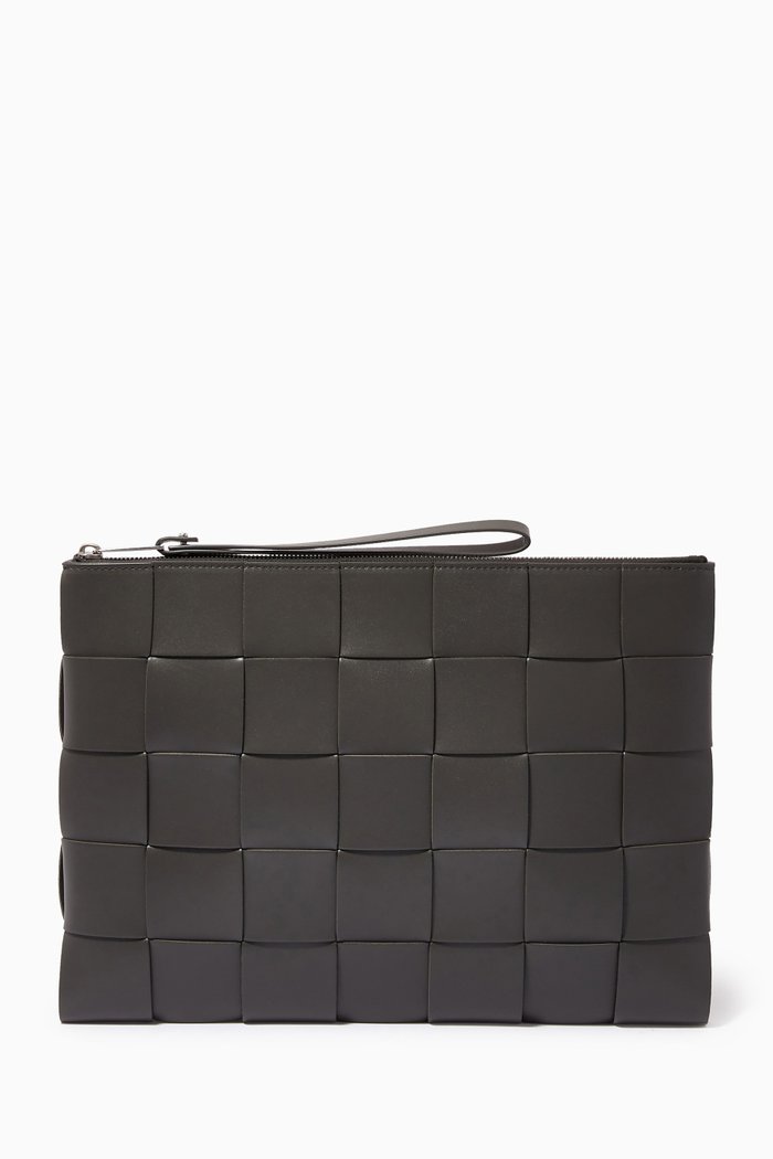 

Pouch in Intrecciato Calfksin, Grey