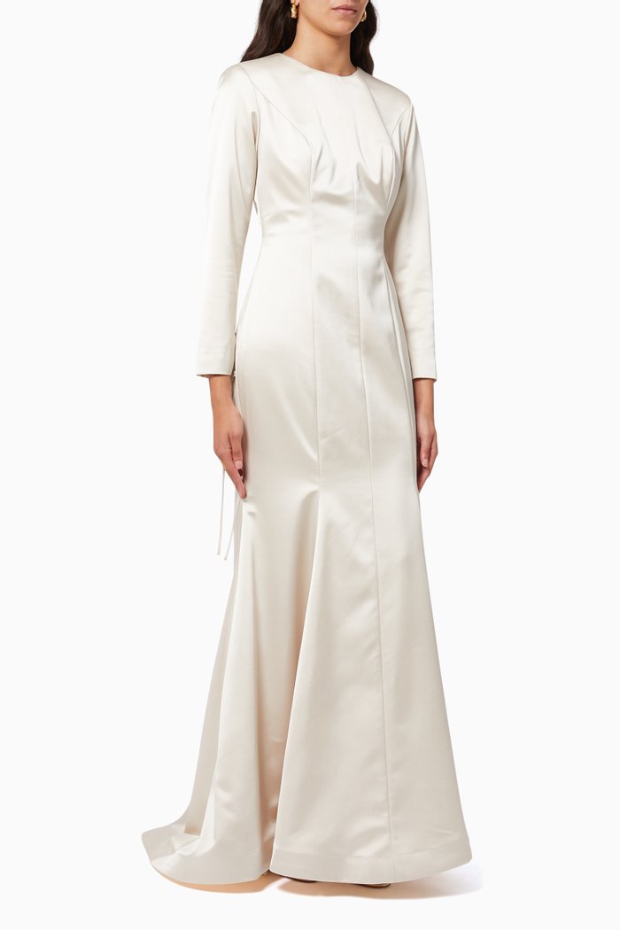 

Open Back Gown in Satin, Neutral