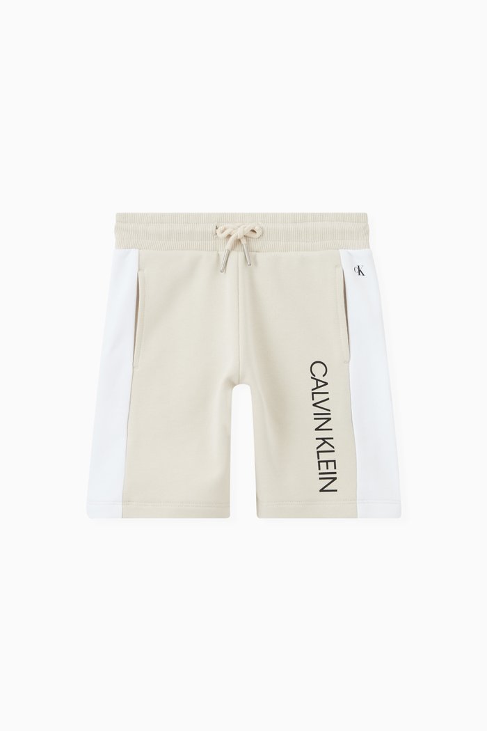 

Logo Block Shorts in Cotton, Neutral