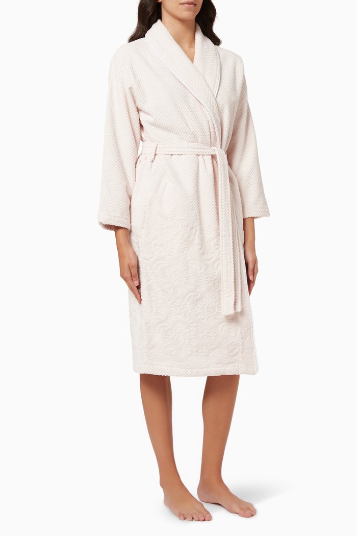 

Michelle Bathrobe, Pink