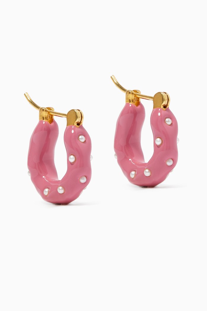 

Feminine Waves Mini Pearl Hoops in 18kt Gold-plated Brass, Pink