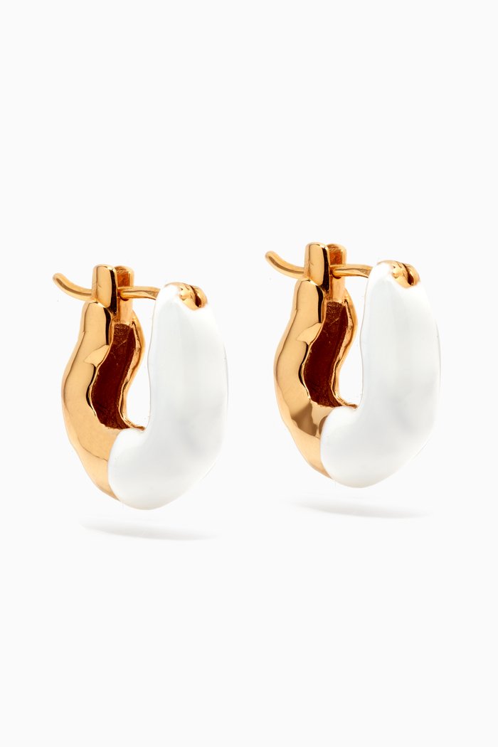 

Feminine Waves Mini Hoop Earrings in 18kt Gold-plated Brass, White