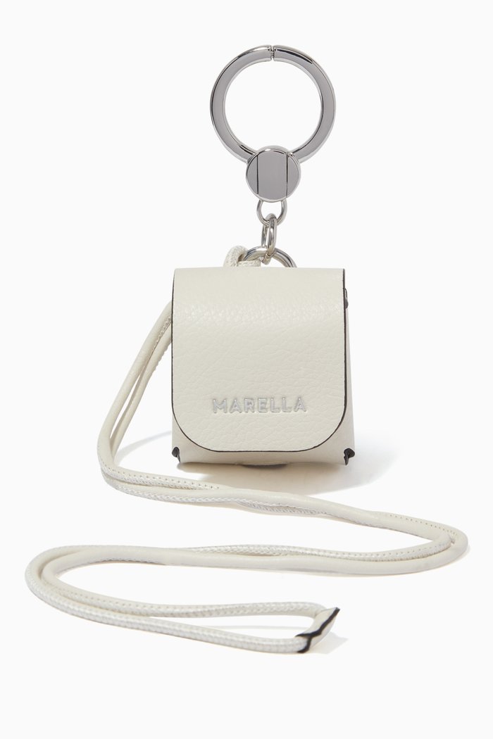 Apple AirPods Pouch in Leather, Neutral