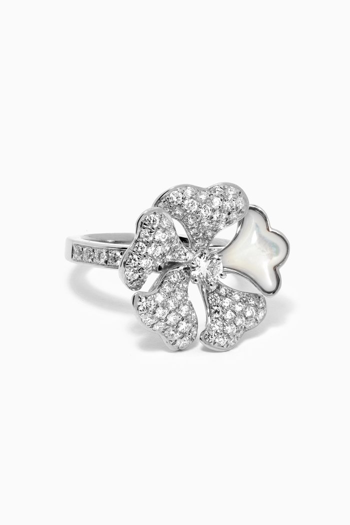 

Bloom Mother of Pearl Diamond Ring in 18kt White Gold