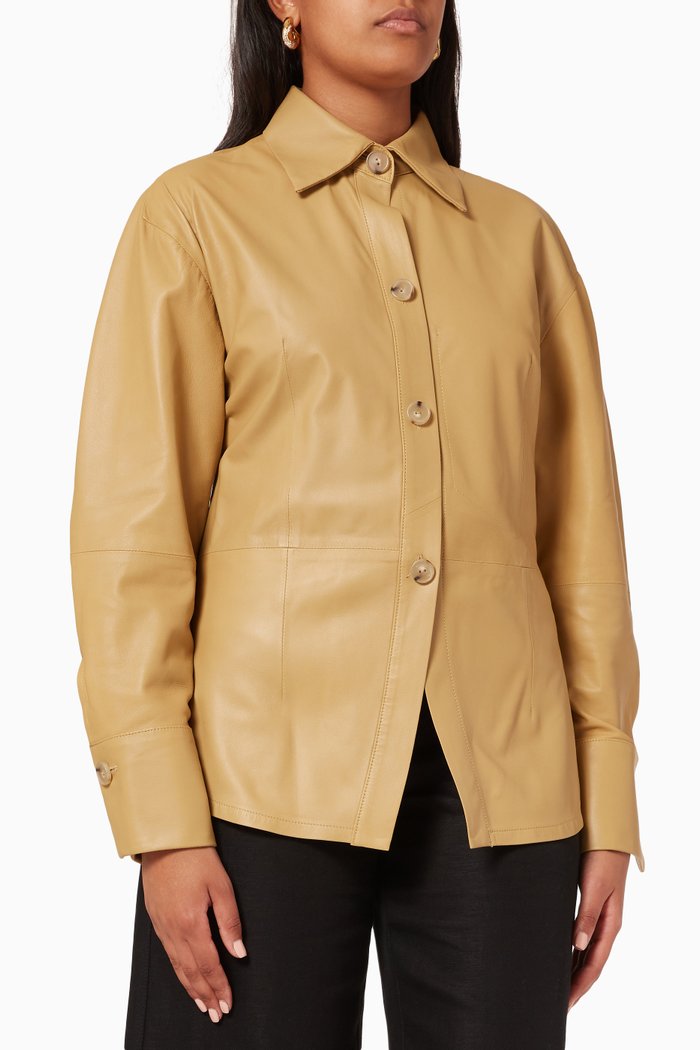 

Ruched Back Shirt Jacket in Leather, Brown