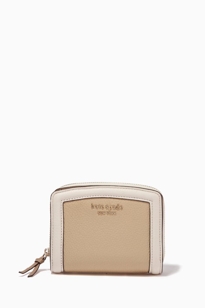 

Knott Small Compact Wallet in Pebbled Leather, Neutral