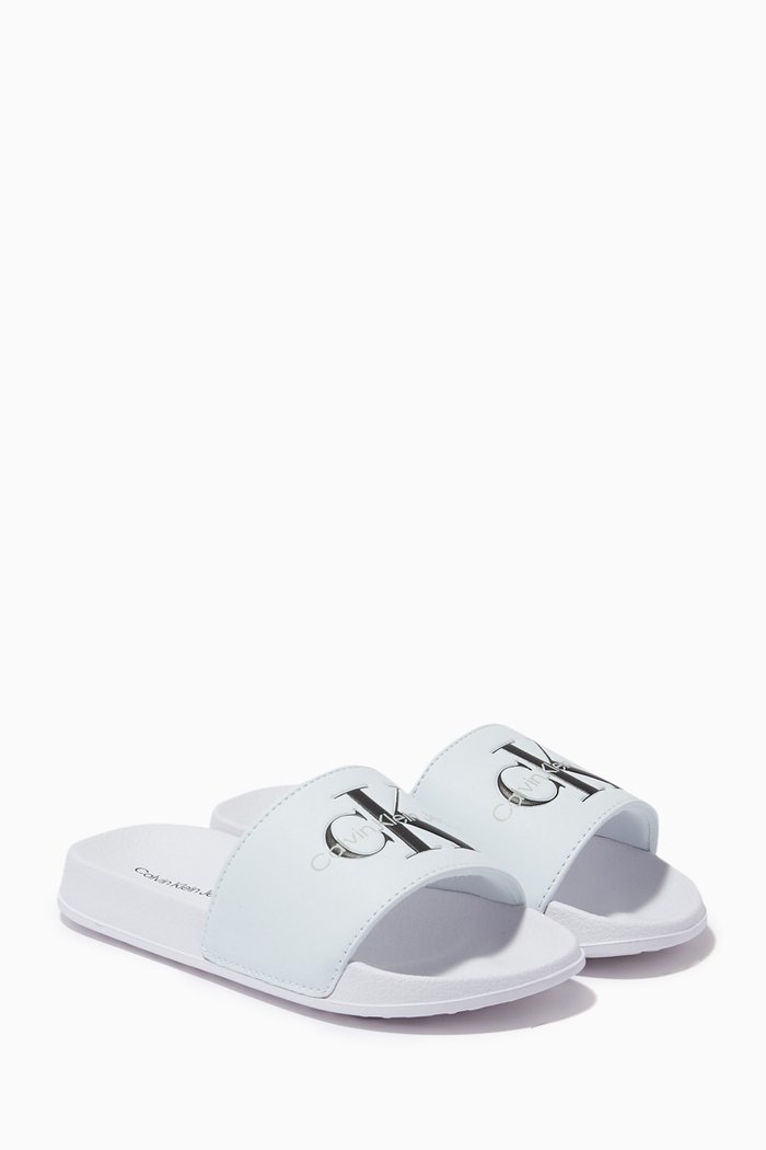 

Logo Slides in Rubber, White
